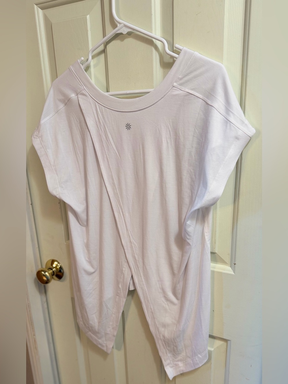 Athleta Hi-Low Asymmetrical V-Neck White Short Sleeve Athletic Top | M - Picture 6 of 12